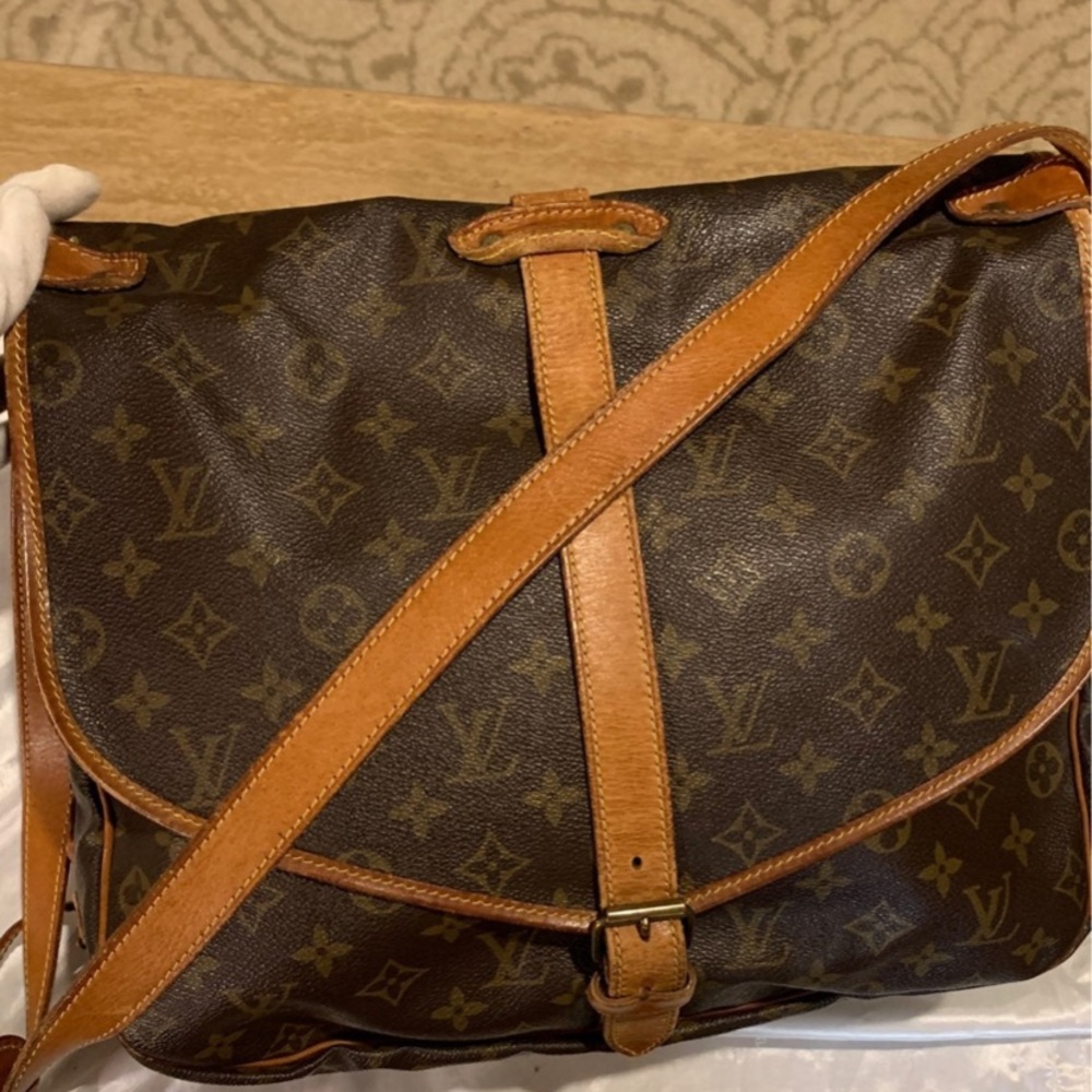 đź”´SOLDđź”´Authenticated Louis Vuitton Saumur Bag - Picture 1 of 10